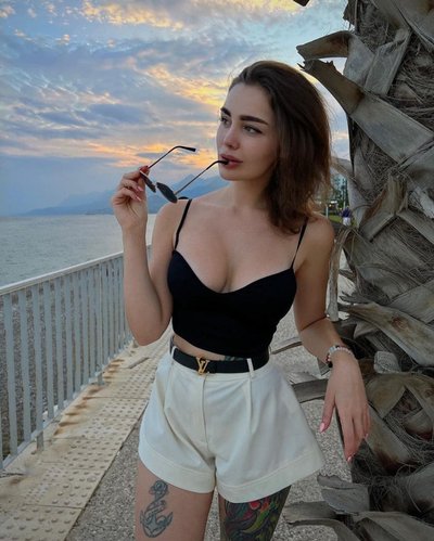 Тома Жданова