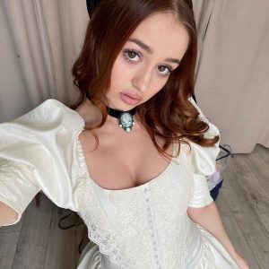 Катя Толстопятова